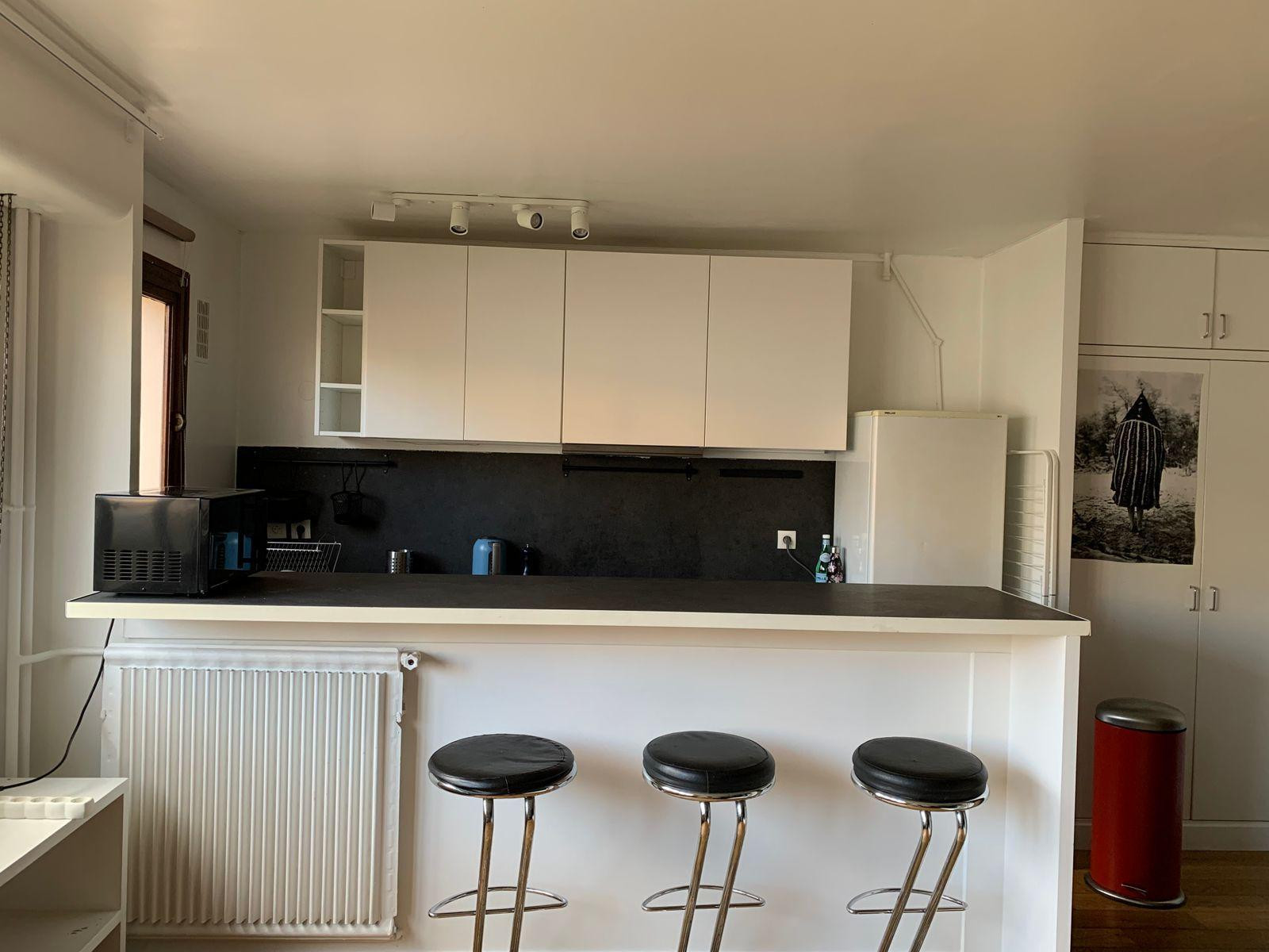 
                                                Location
                                                 LOCATION STUDIO MEUBLE 32M² - PARIS 18