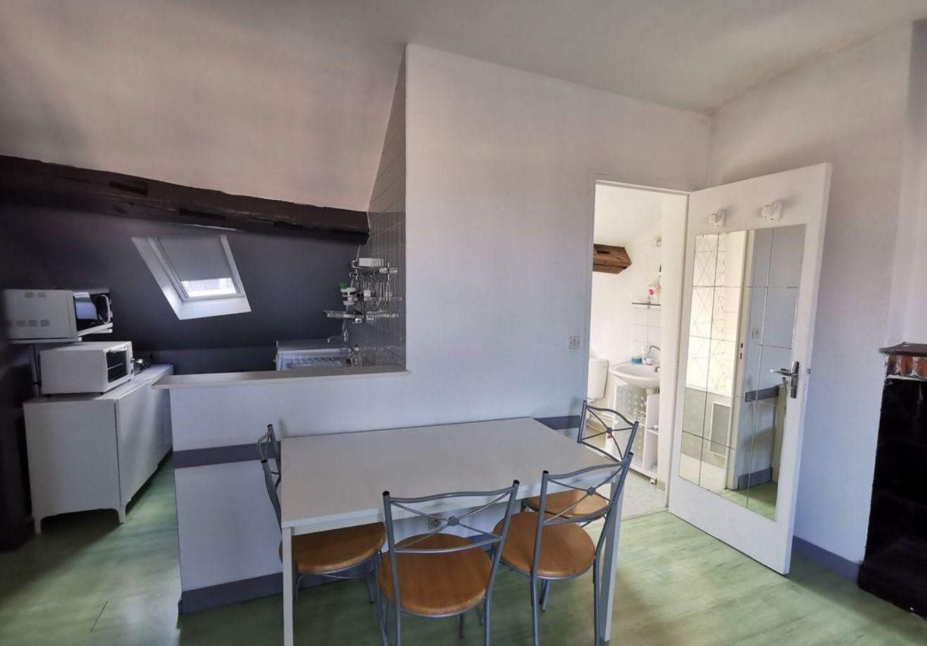 
                                                Location
                                                 Location studio meublé hyper centre de Nantes