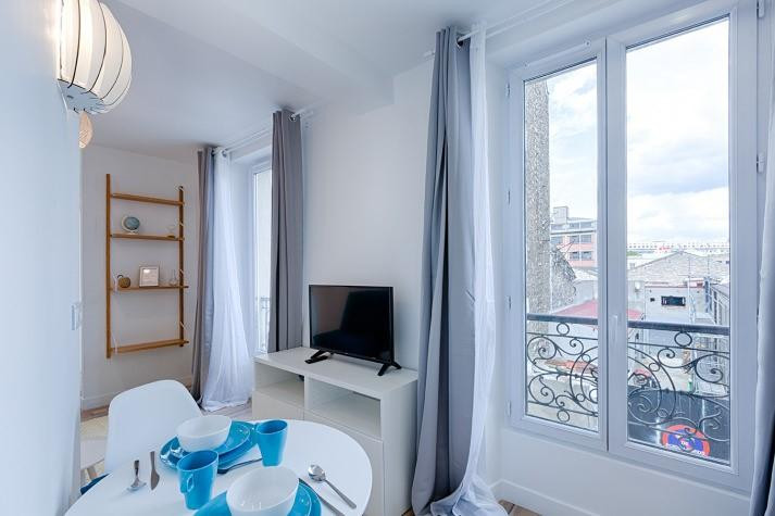 
                                                Location
                                                 Location studio meublé Paris 19ème