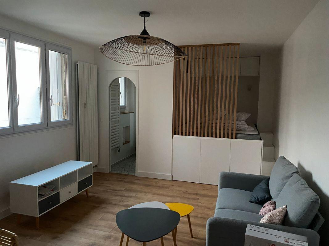 
                                                Location
                                                 Location studio meublé refait à neuf - Brochant