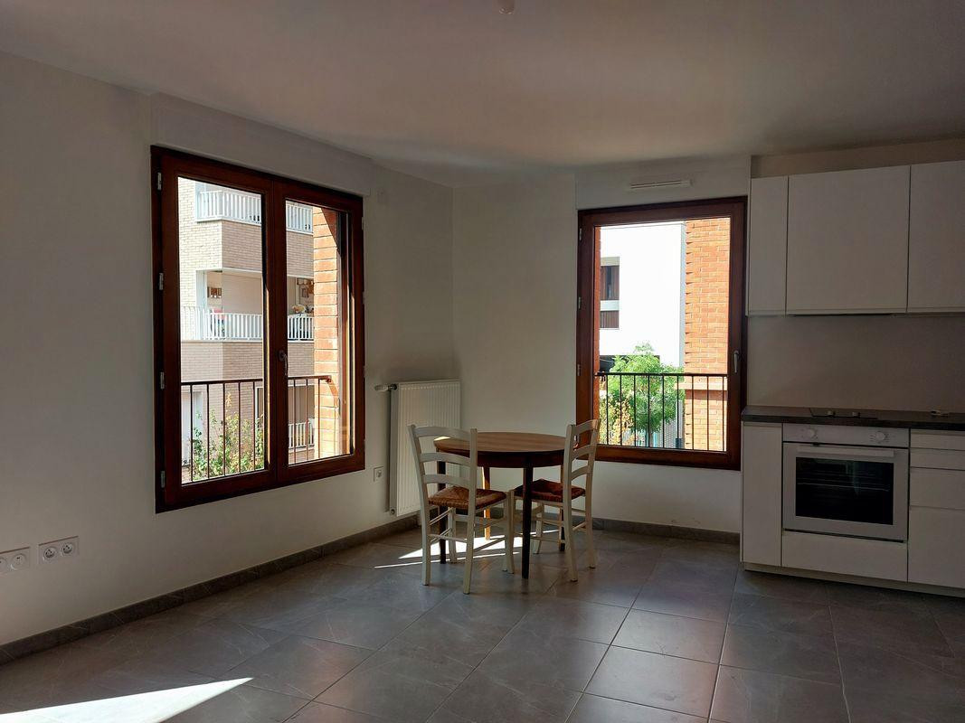 
                                                Location
                                                 Location studio neuf 26 m2