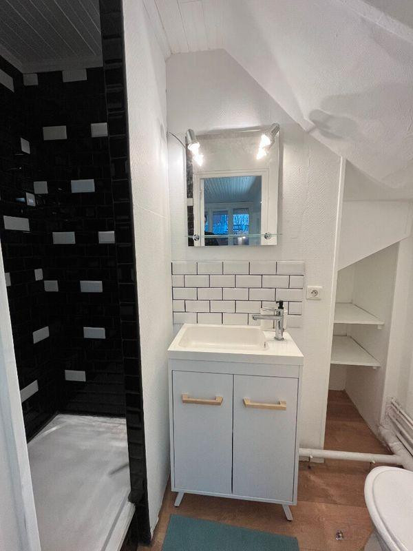 
                                                Location
                                                 Location studio Neuilly-sur-Seine Pont de Neuilly