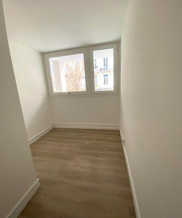 
                                                Location
                                                 Location studio Paris 11ème
