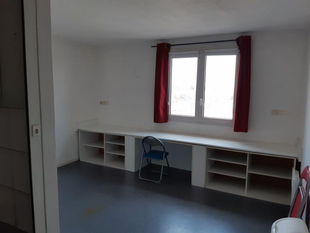 
                                                Location
                                                 Location studio reims TBE équipé, fonctionnel