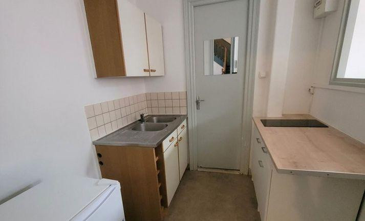 
                                                Location
                                                 Location studio Roubaix 464 euros cc