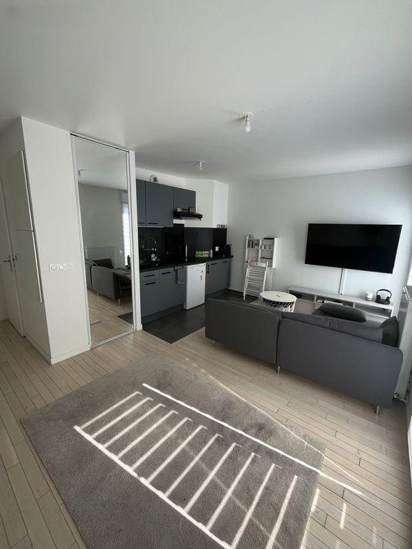 
                                                Location
                                                 Location studio St Cyr L'Ecole