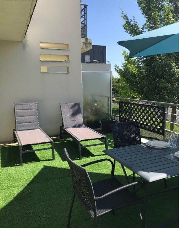 
                                                Location
                                                 Location studio Tours avec terrasse parking cave