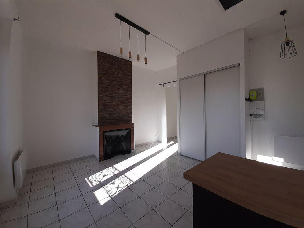 
                                                Location
                                                 Location T1Bis Villeurbanne