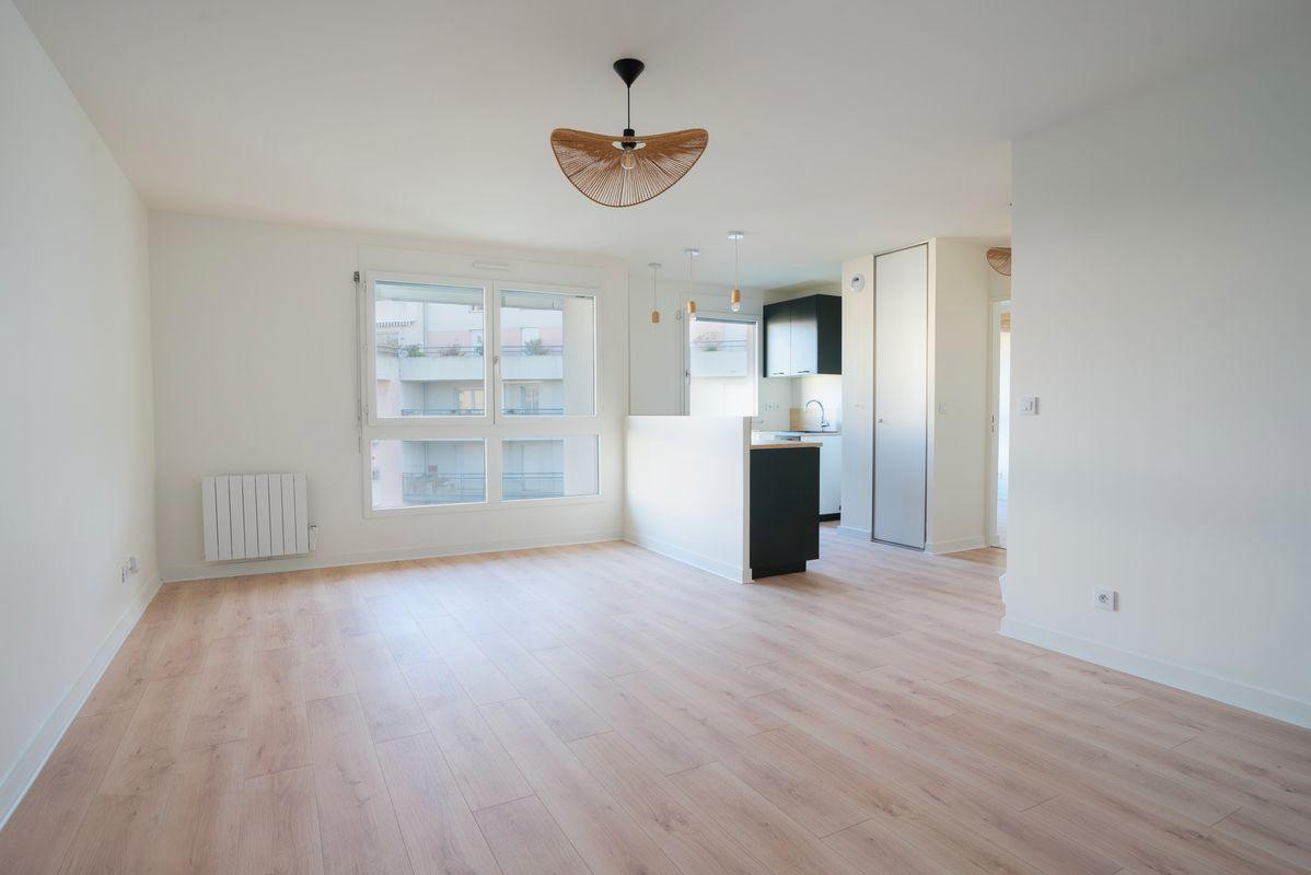 
                                                Location
                                                 Location T2 50m² et garage quartier Monplaisir