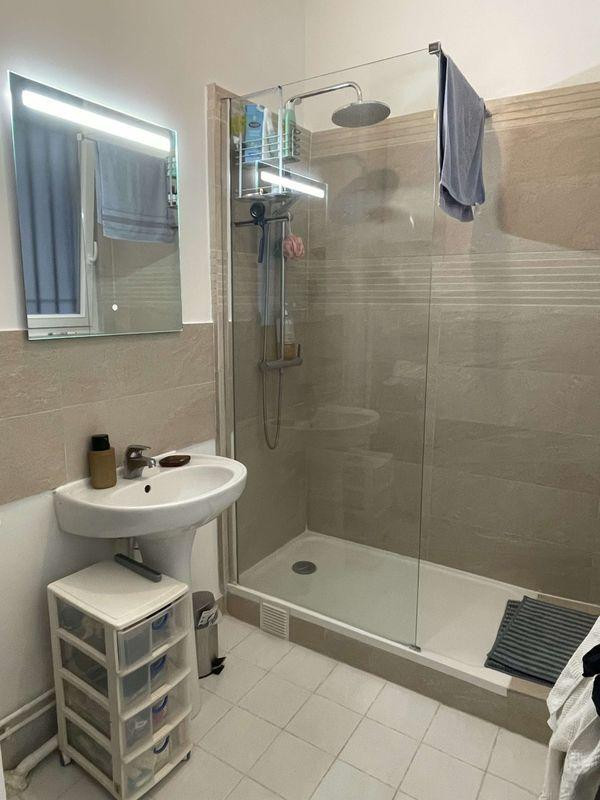
                                                Location
                                                 Location t2 50m2 17eme paris