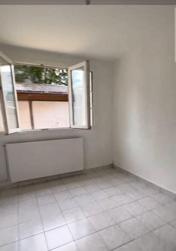 
                                                Location
                                                 Location T2