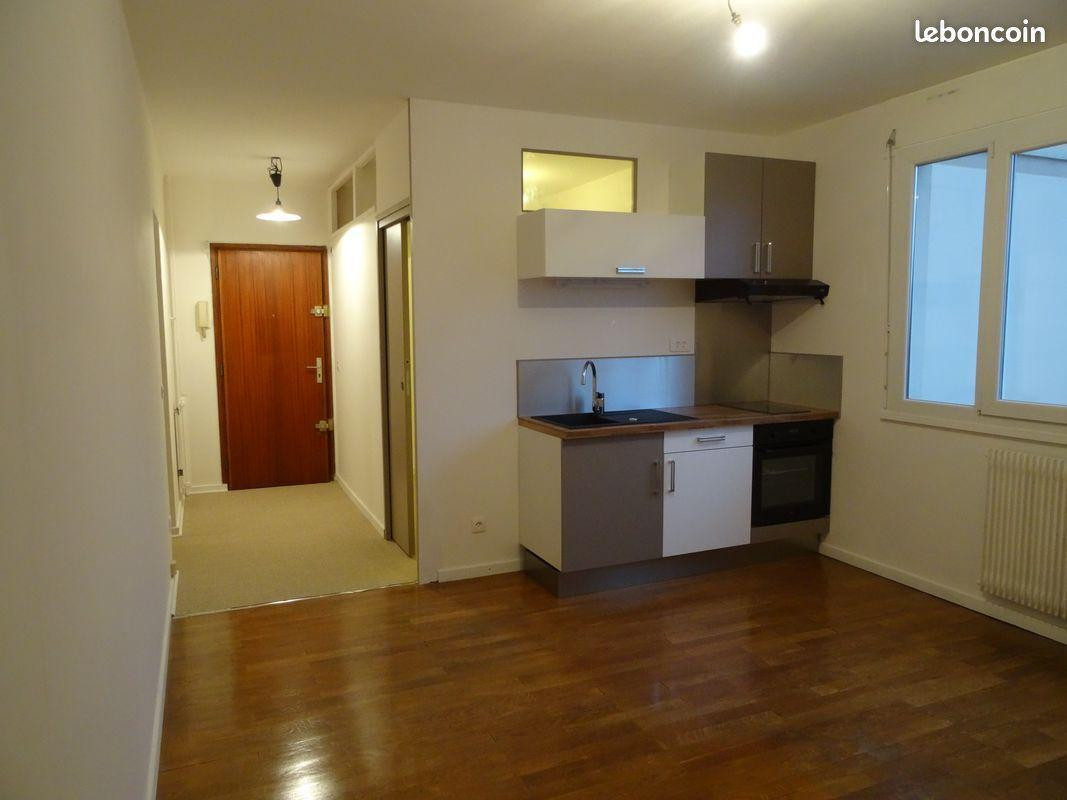 
                                                Location
                                                 Location T2 à Saint-Ouen 35m2