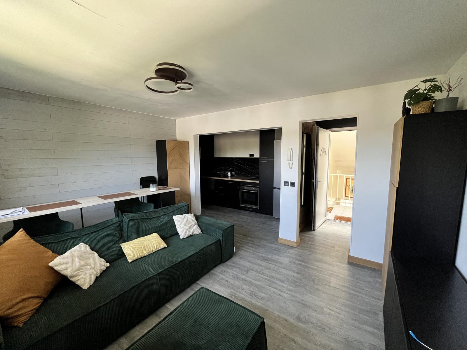 
                                                Location
                                                 Location T2 meublé 37m2 - Coubron