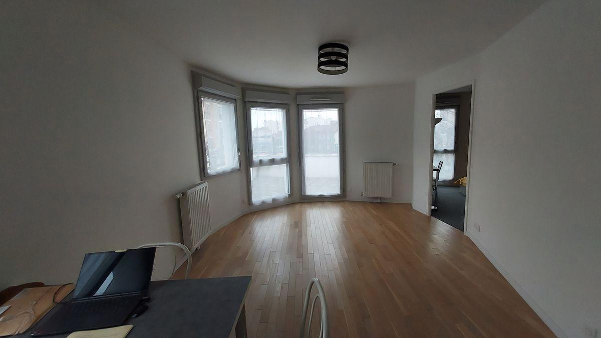
                                                Location
                                                 Location T2 meublé avec terrasse rdc+1