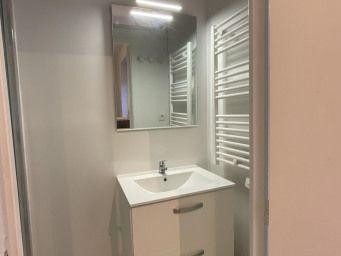 
                                                Location
                                                 Location T2 meublé centre-ville Nantes