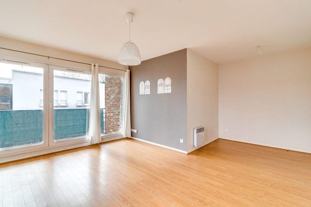 
                                                Location
                                                 Location T2 refait à neuf et balcon à Colombes