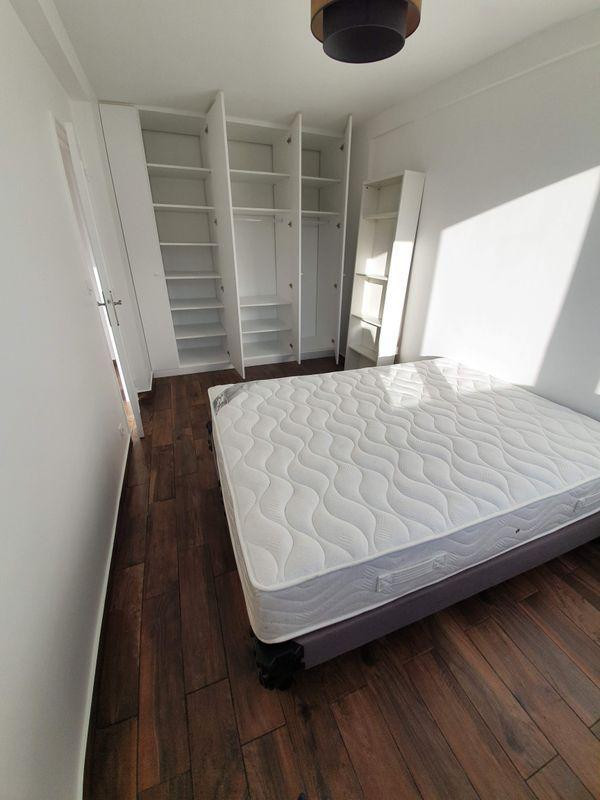 
                                                Location
                                                 Location T2 Vincennes Est