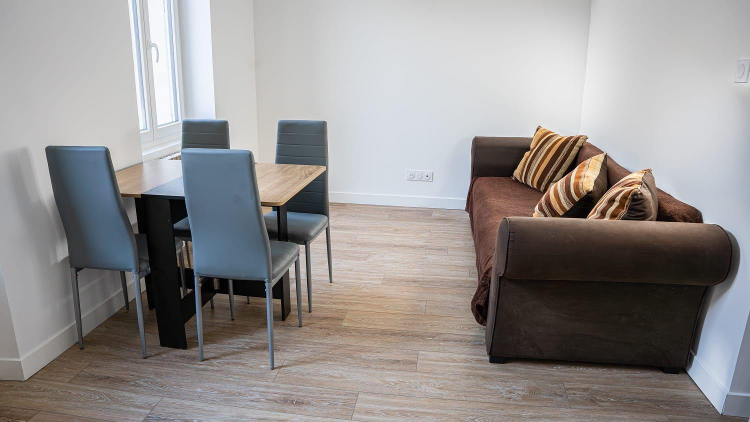 
                                                Location
                                                 Location T3 entièrement rénové Valence Centre