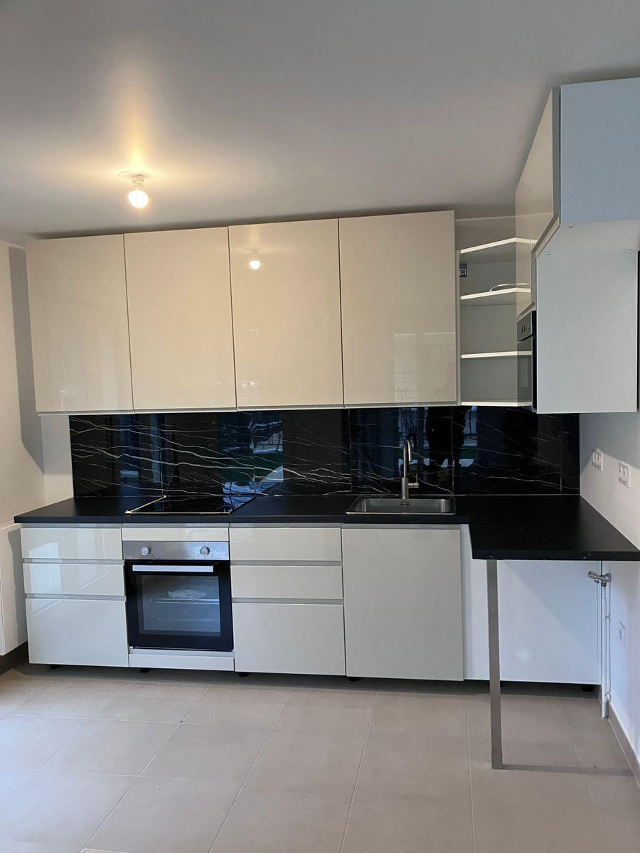 
                                                Location
                                                 Location T3 neuf 63m2 à Châtenay Malabry + Jardin