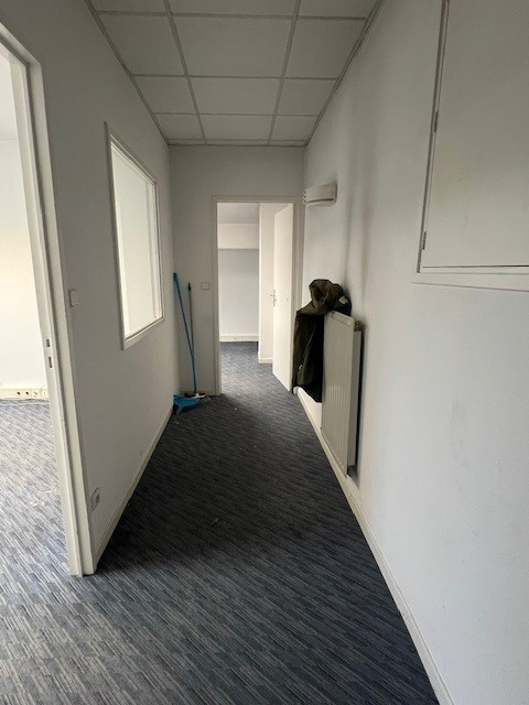 
                                                Location
                                                 LOCAUX BAN ST MARTIN