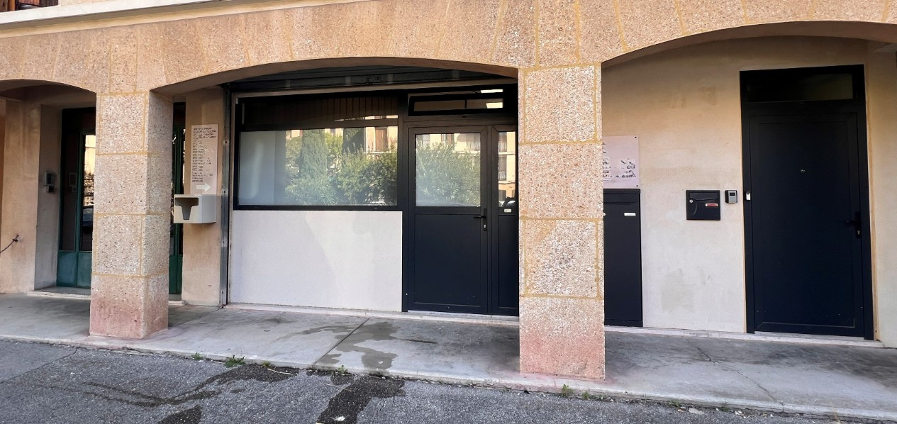 
                                                Vente
                                                 LOCAUX MIXTE AIX EN PROVENCE (13)
