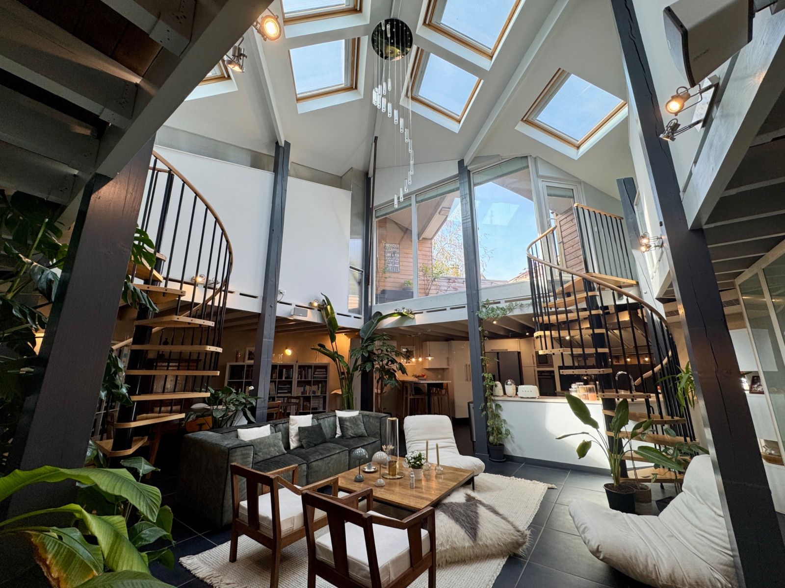 
                                                Vente
                                                 LOFT 200m2 - BASTIDE