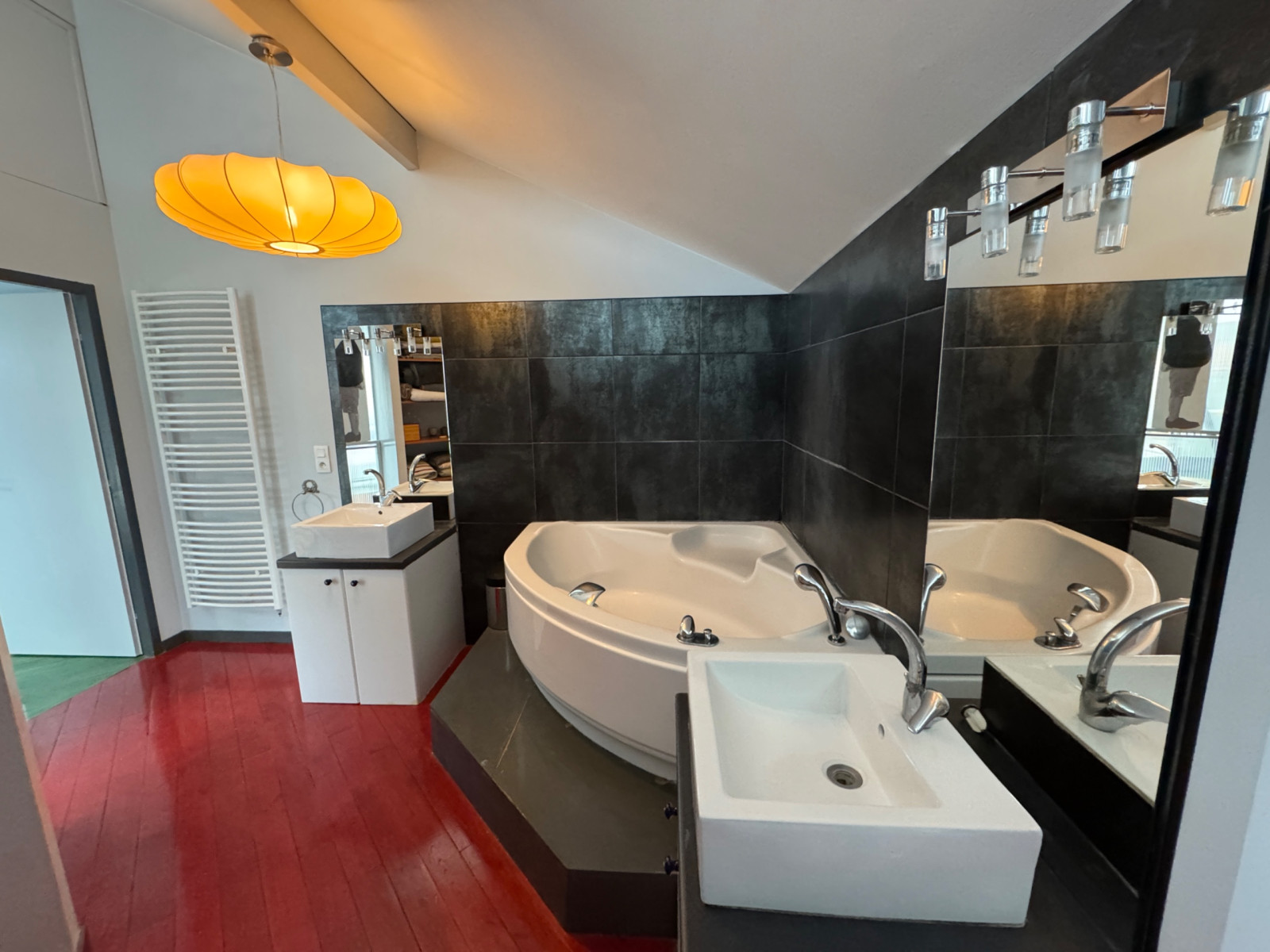 
                                                Vente
                                                 LOFT 200m2 - BASTIDE