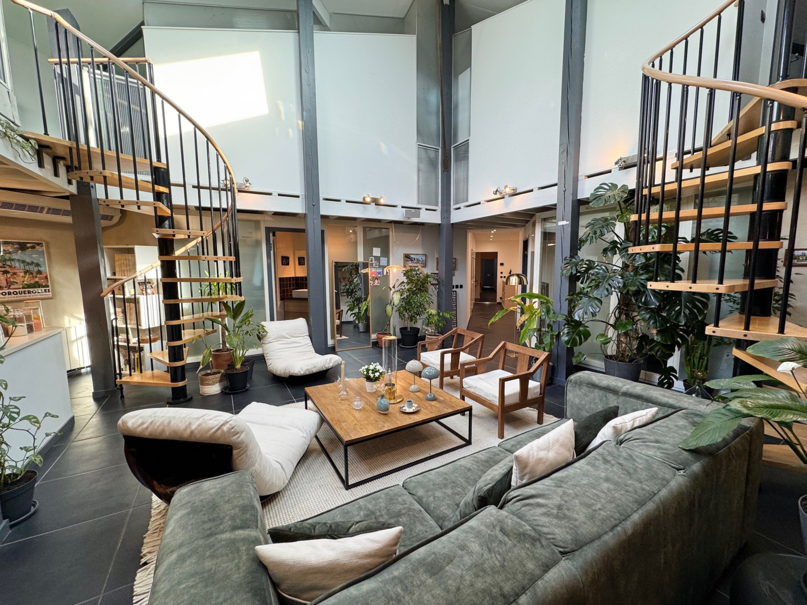 
                                                Vente
                                                 LOFT 213m2 - BASTIDE