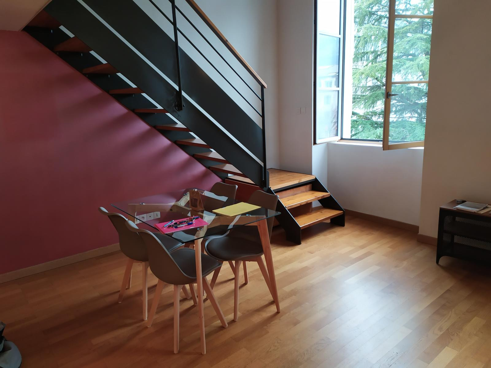 
                                                Location
                                                 Loft 87 m2 meublé caserne de Bonne
