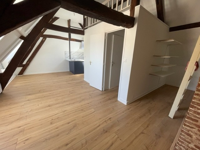 
                                                Location
                                                 loft centre ville 40m²