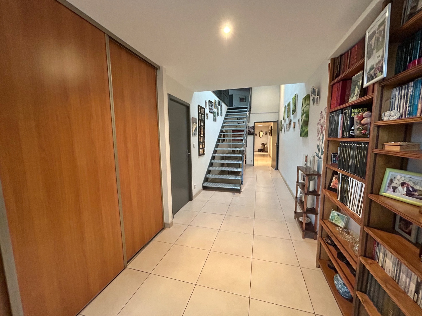 
                                                Vente
                                                 Loft d’architecte avec jardin et garage