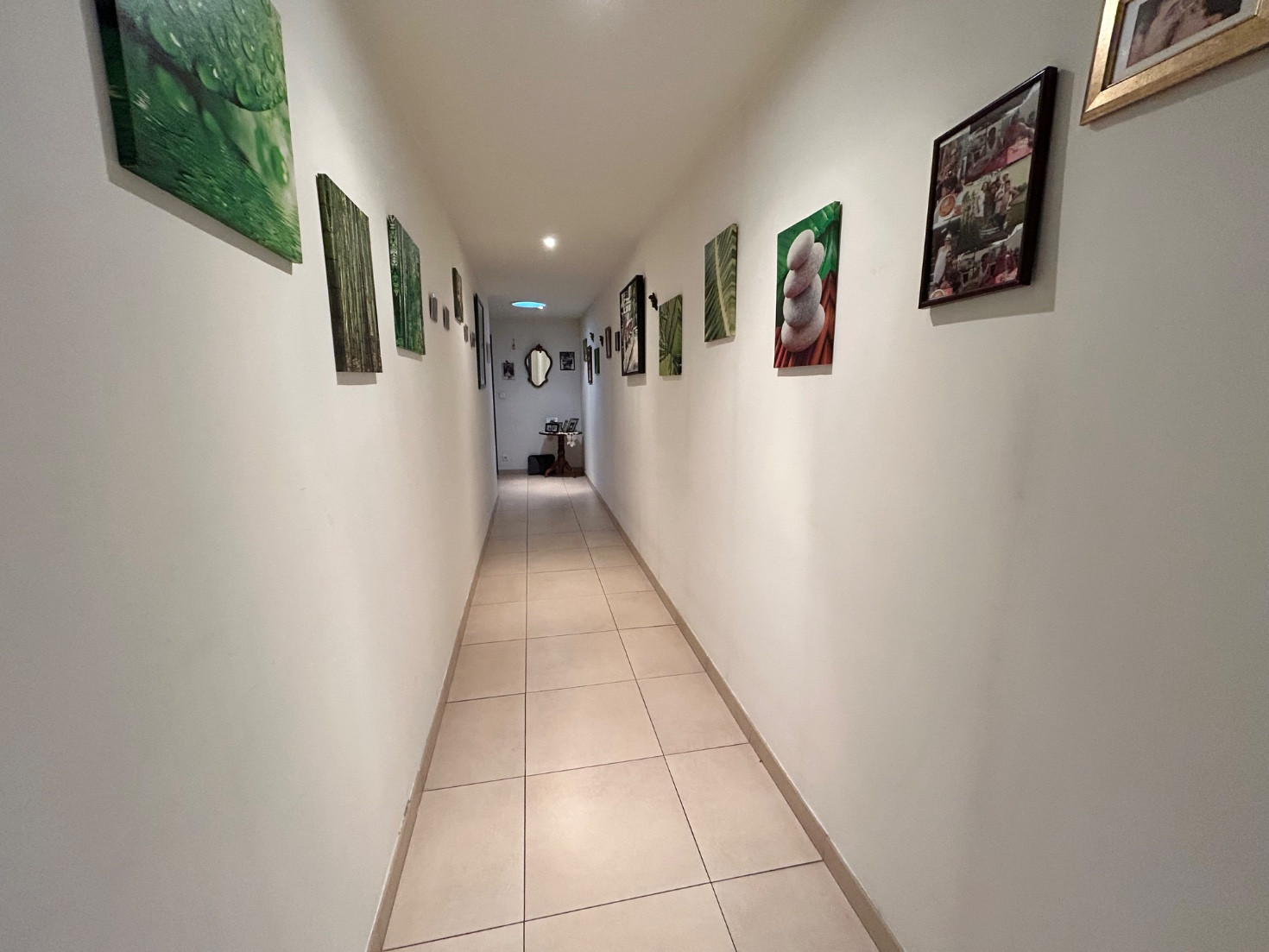 
                                                Vente
                                                 Loft d’architecte avec jardin et garage