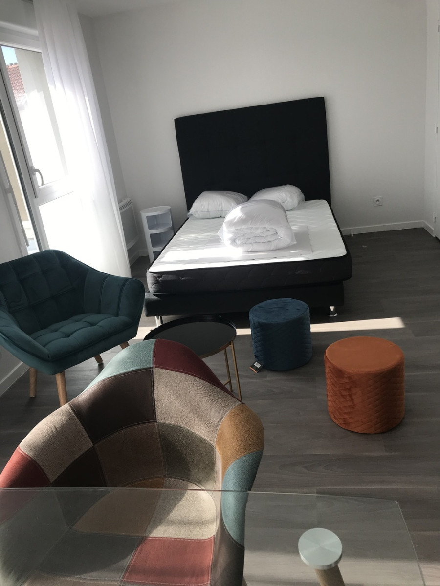 
                                                Location
                                                 Loft en résidence étudiante