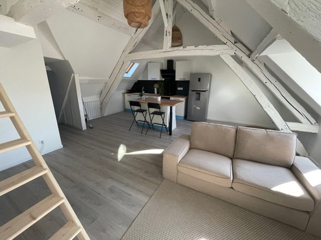 
                                                Location
                                                 LOFT MEUBLE