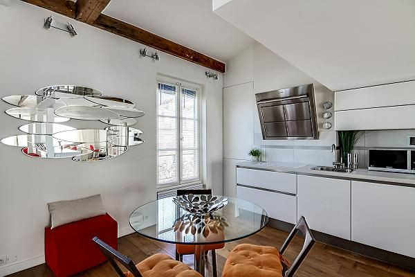 
                                                Location
                                                 Loft moderne et original au coeur du Marais (loyer tout inclus)