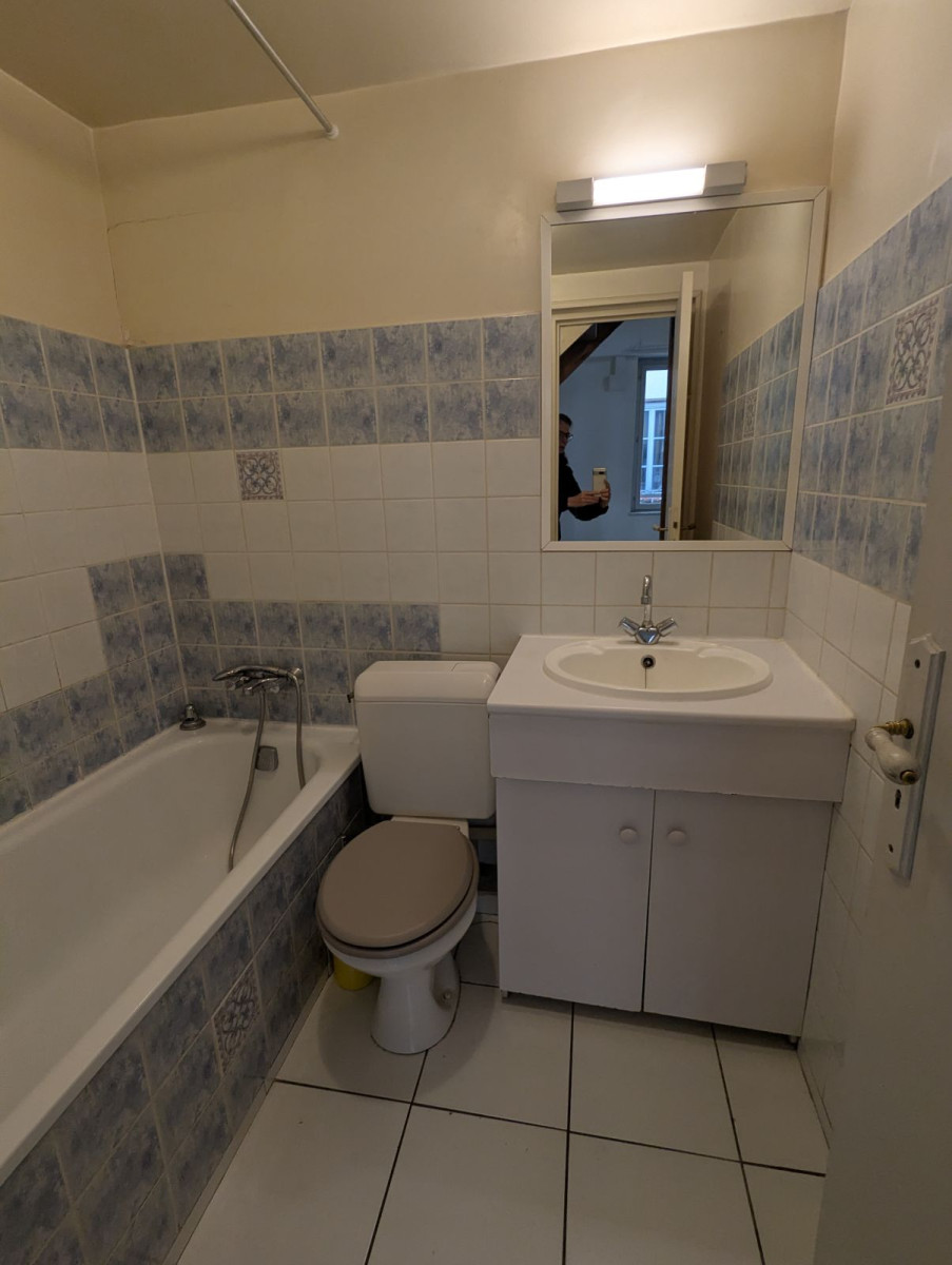 
                                                Location
                                                 Loft prox Terreaux, 41m² Carrez