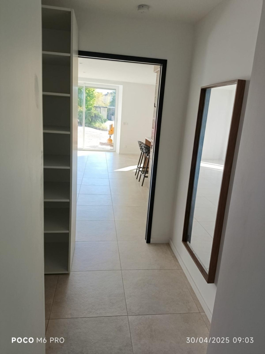 
                                                Location
                                                 Loft style atelier rdc dans village