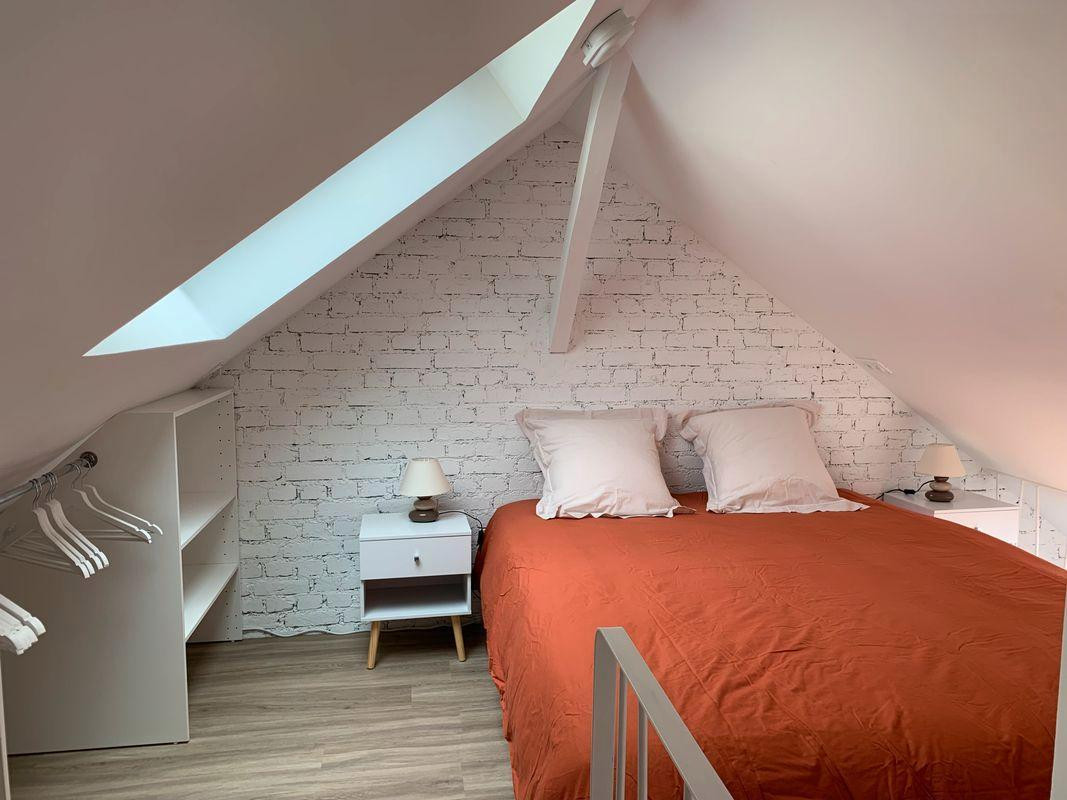 
                                                Location
                                                 Loft tout confort et meublé  42m² refait à neuf