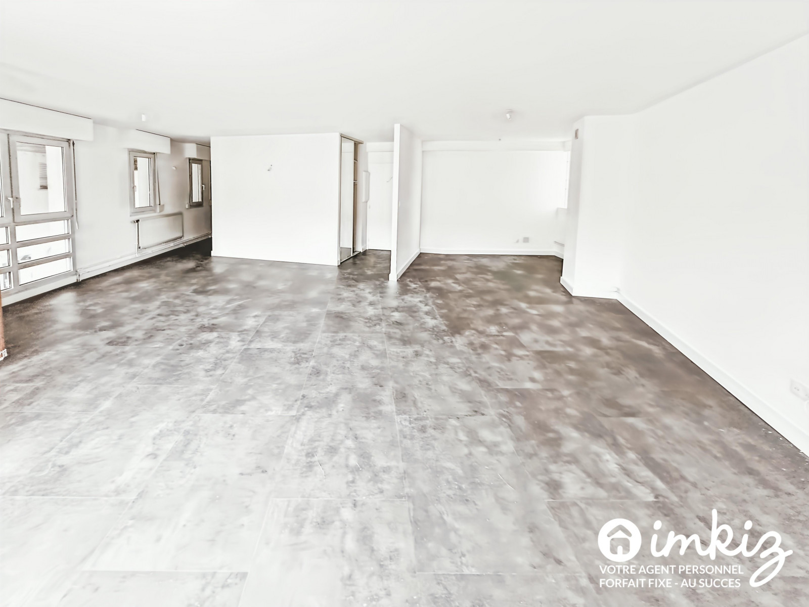 
                                                Vente
                                                 Logement 5 pièces