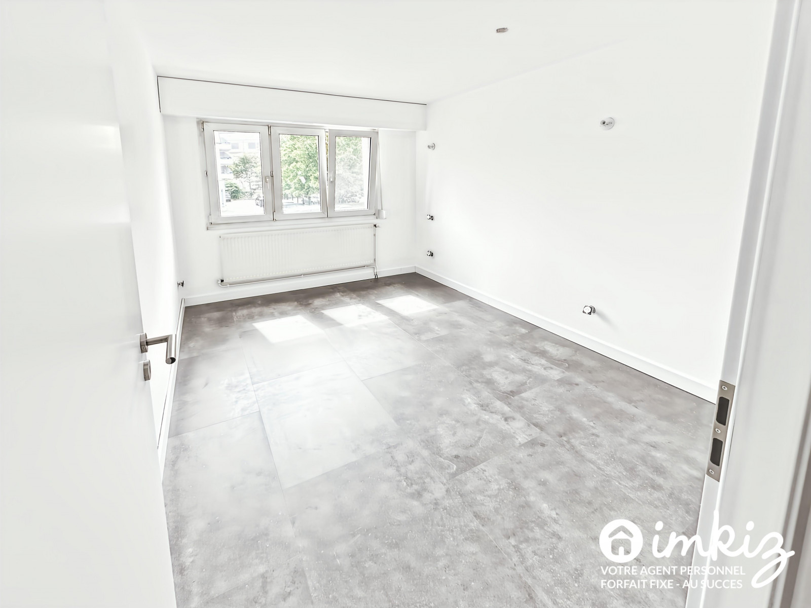 
                                                Vente
                                                 Logement 5 pièces