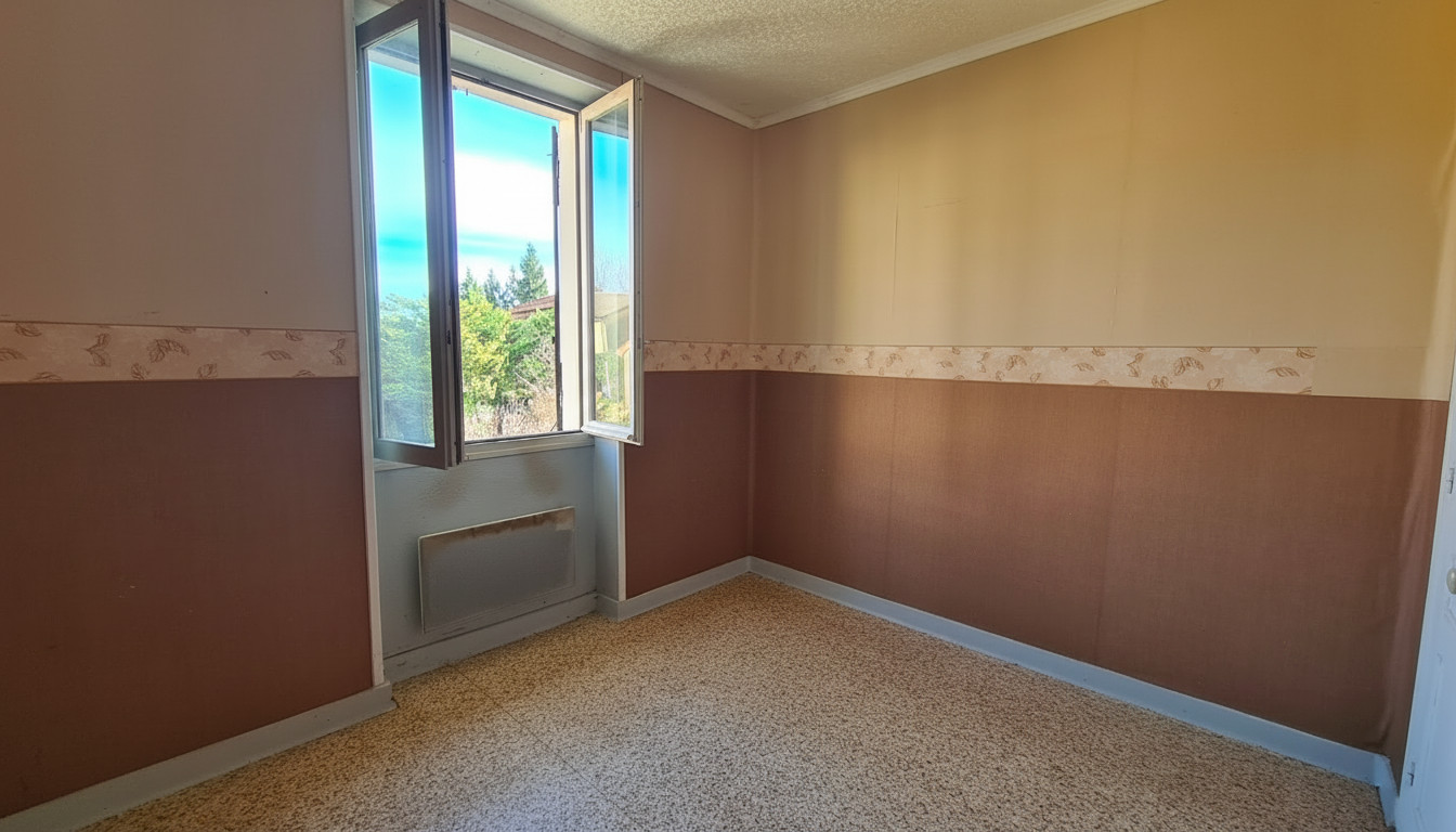 
                                                Vente
                                                 LOGEMENT AVEC JARDIN DE 190 M² AUX CITES GILETS