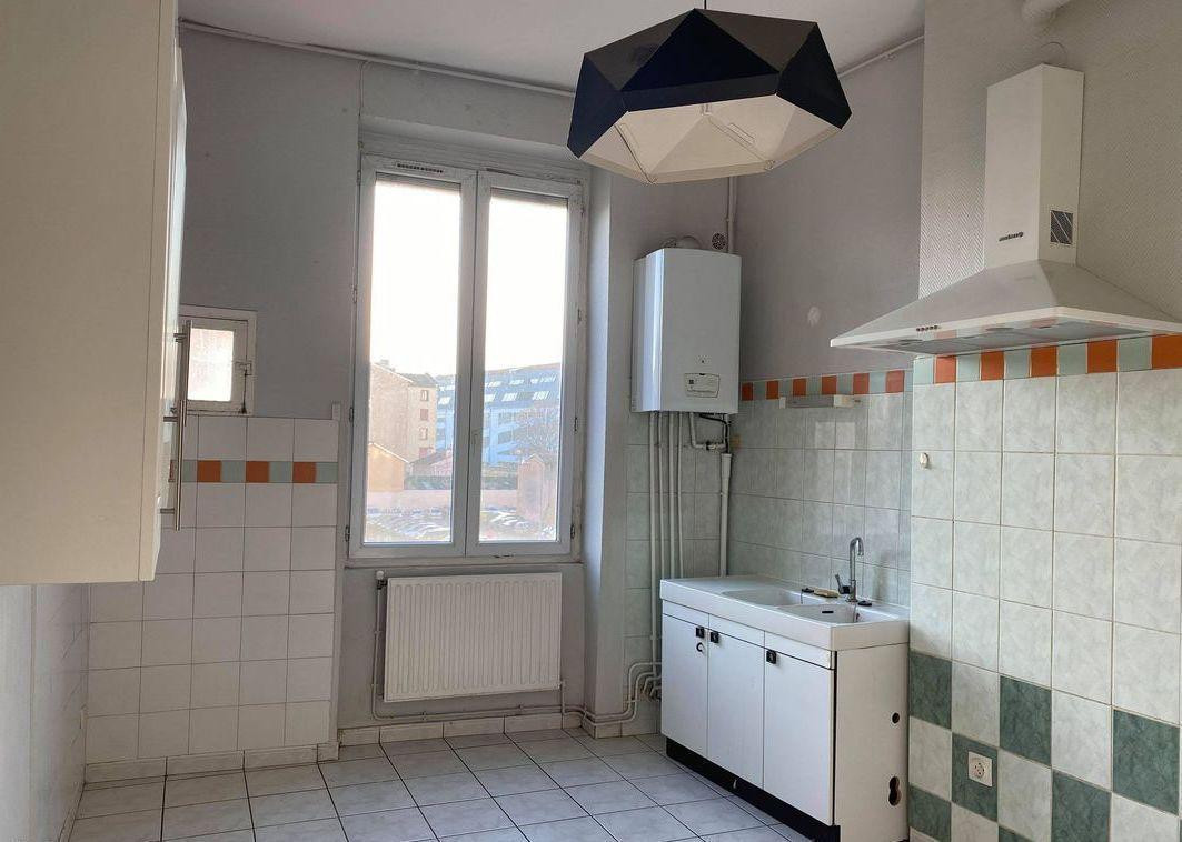 
                                                Location
                                                 Logement en bon état Lyon 7éme