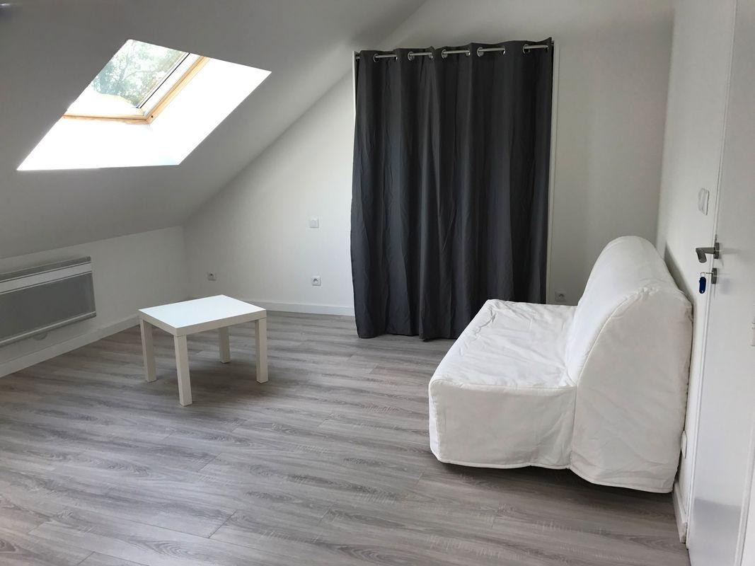 
                                                Location
                                                 Logement étudiant refait à neuf proche campus/ chu