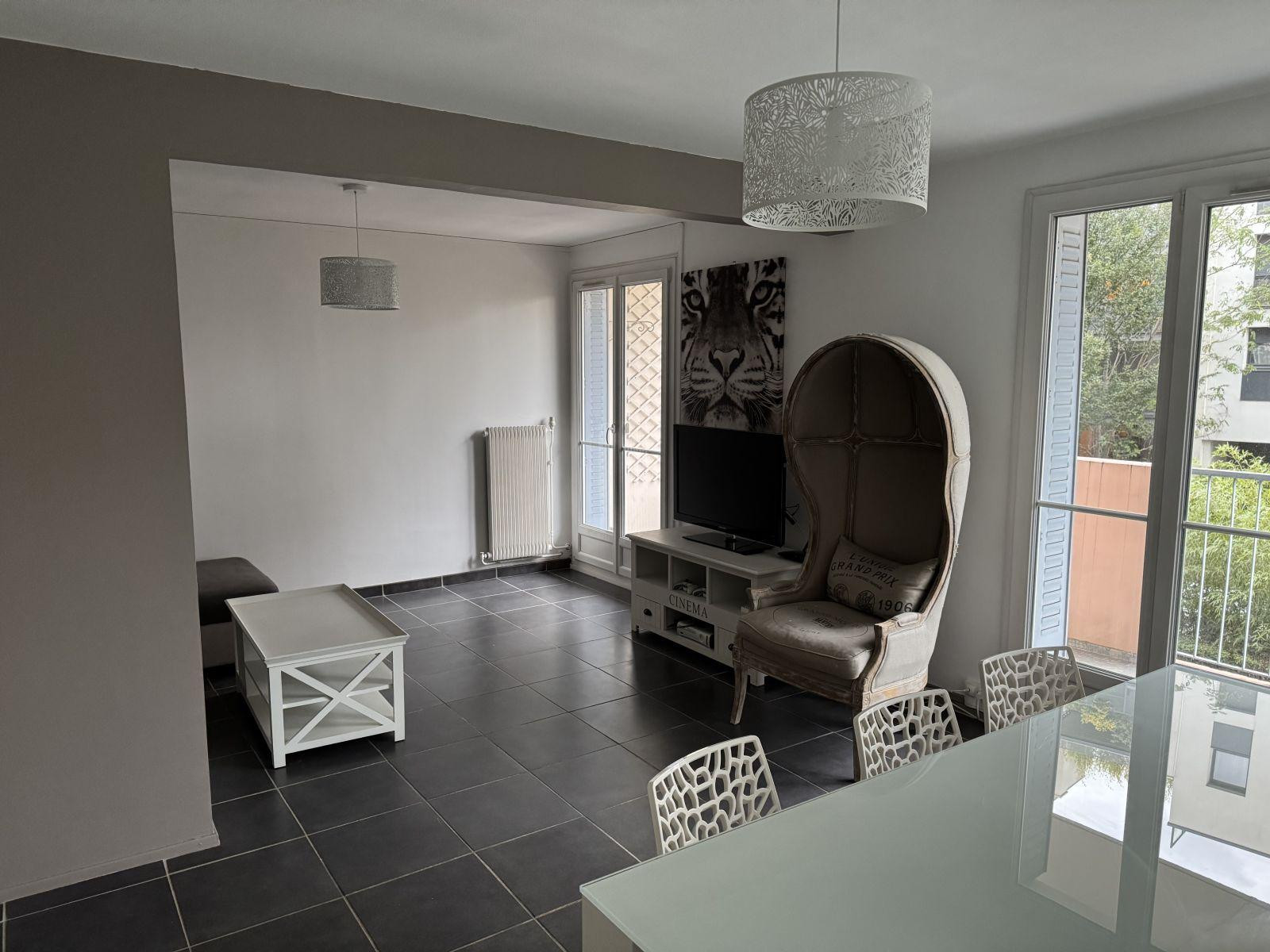 
                                                Location
                                                 Logement Lyon 7 proche ENS EM LYON