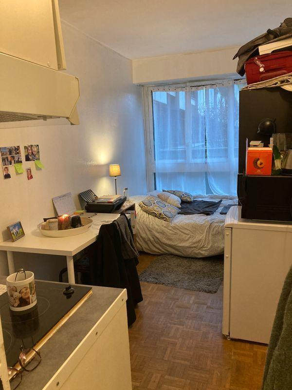 
                                                Location
                                                 Logement meublé 14 m² PARIS 15è , Métro Convention