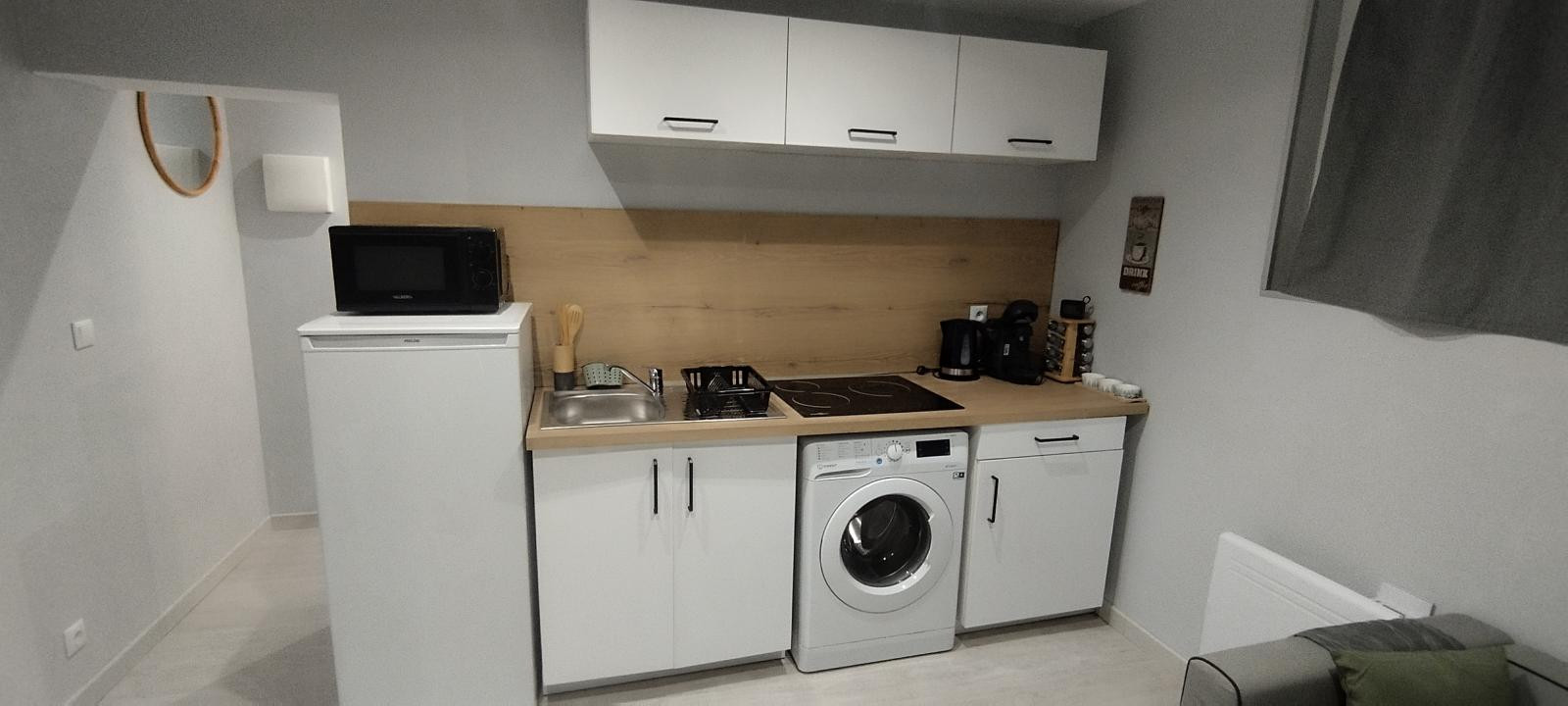 
                                                Location
                                                 Logement meublé 25m2