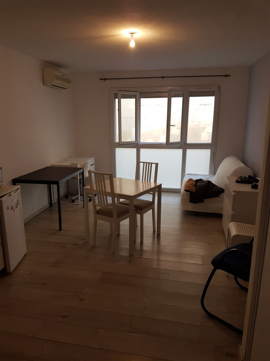 
                                                Location
                                                 Logement très calme et centre ville à proximité