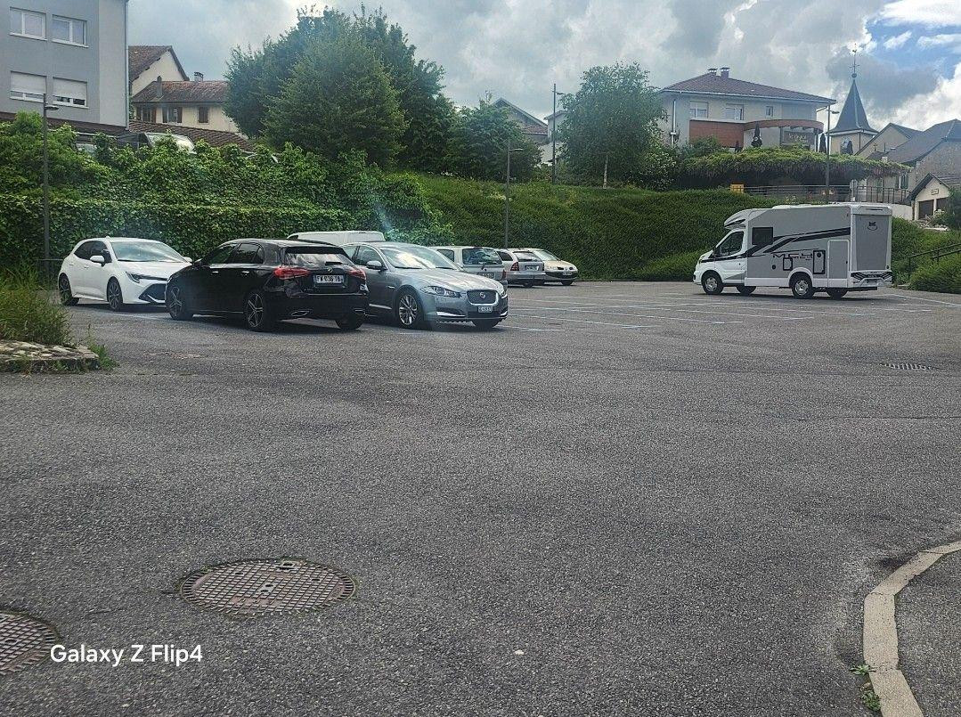 
                                                Location
                                                 LOGES DE BOSSEY Très belle appartement  67m3