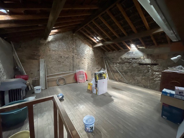
                                                Vente
                                                 LONGERE 170M² + DEPENDANCE 75M²