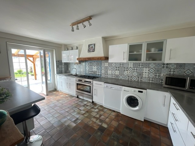 
                                                Vente
                                                 LONGERE 170M² + DEPENDANCE 75M²